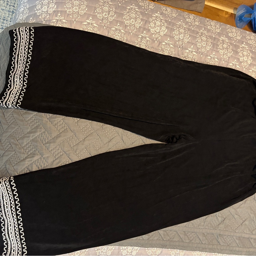 Black Embroidered Women's Capris